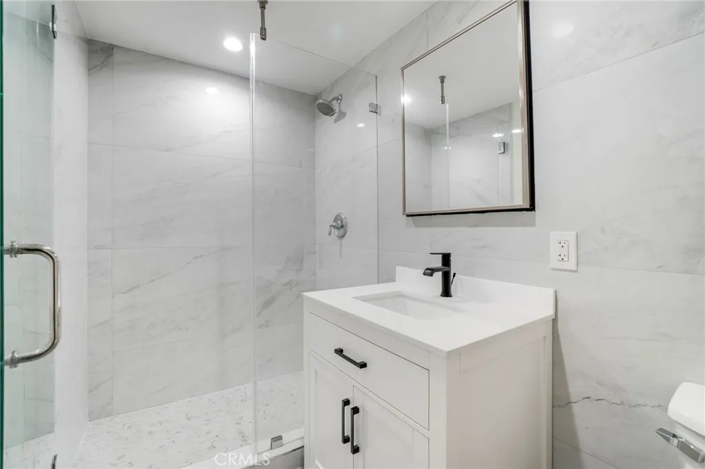 969 Hilgard, Los Angeles, California 90024 home-pic-10