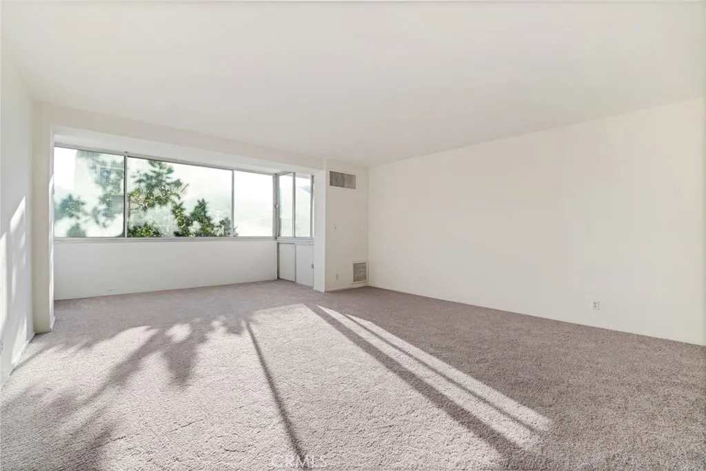 969 Hilgard, Los Angeles, California 90024 home-pic-7