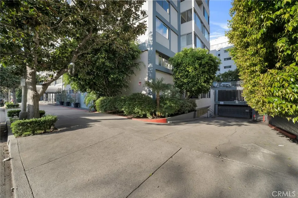 969 Hilgard, Los Angeles, California 90024 home-pic-17