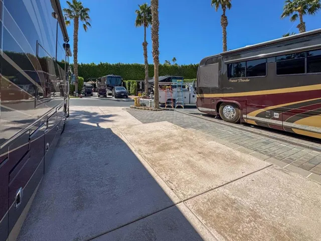 168 luxury RV lot-5