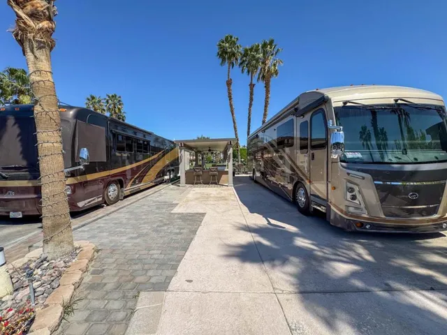 168 luxury RV lot