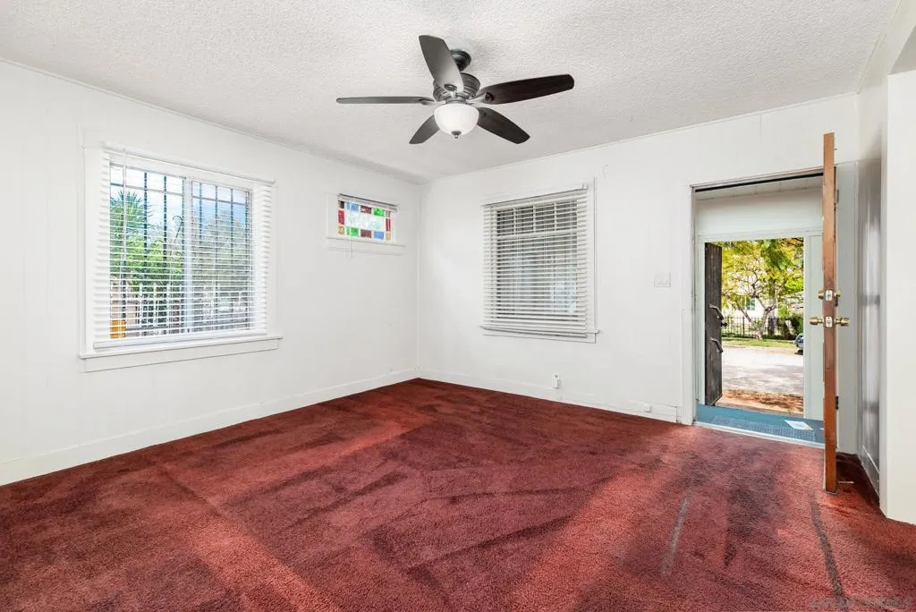 2925 Franklin Ave, San Diego, California 92113 home-pic-1