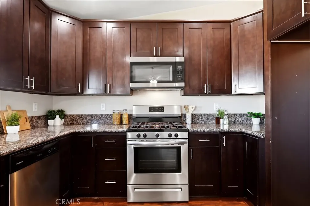 13071 Clallam Rd, Apple Valley, California 92308 home-pic-12