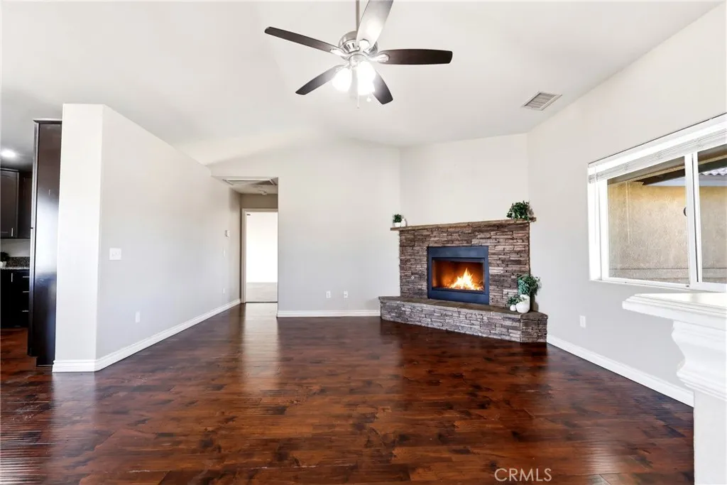 13071 Clallam Rd, Apple Valley, California 92308 home-pic-6