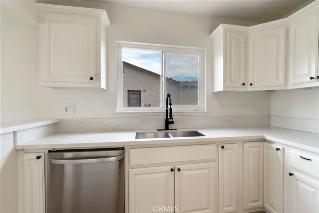 383 E Mesa, Rialto, California 92376 home-pic-5