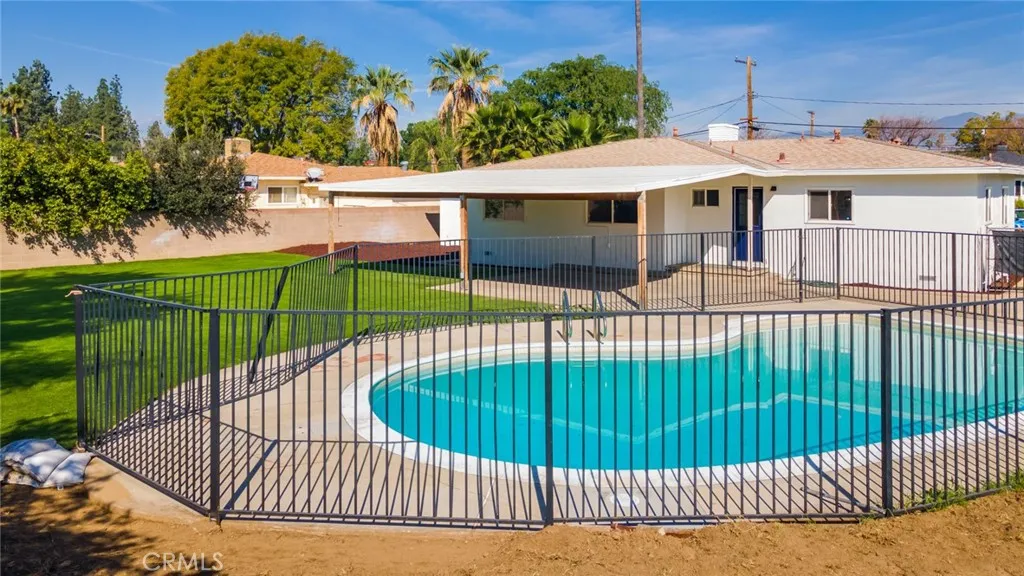 383 E Mesa, Rialto, California 92376 home-pic-17