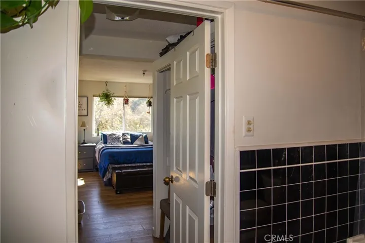 Primary en suite bathroom