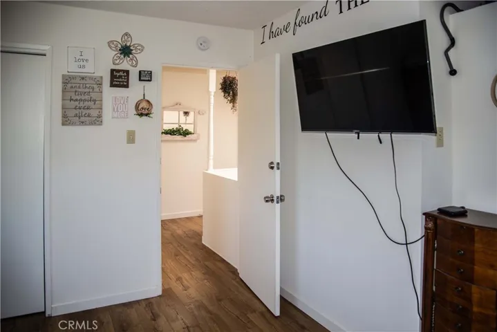 entry to large primary bedroom