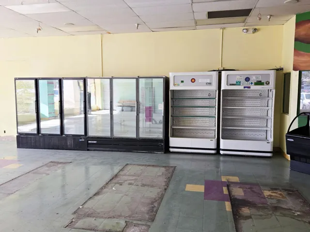 Stand up refrigeration