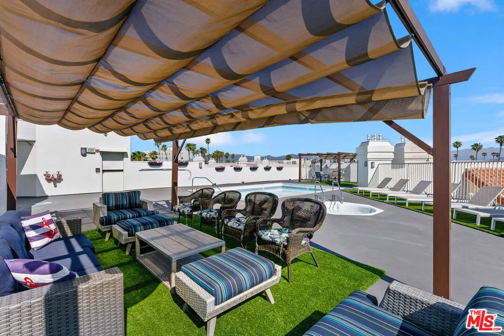 620 S Gramercy Place 320, Los Angeles, California 90005 home-pic-31