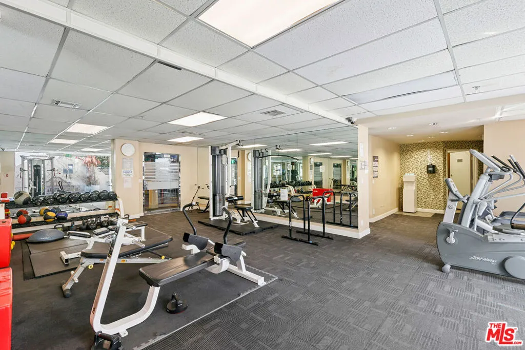 620 S Gramercy Place 320, Los Angeles, California 90005 home-pic-27