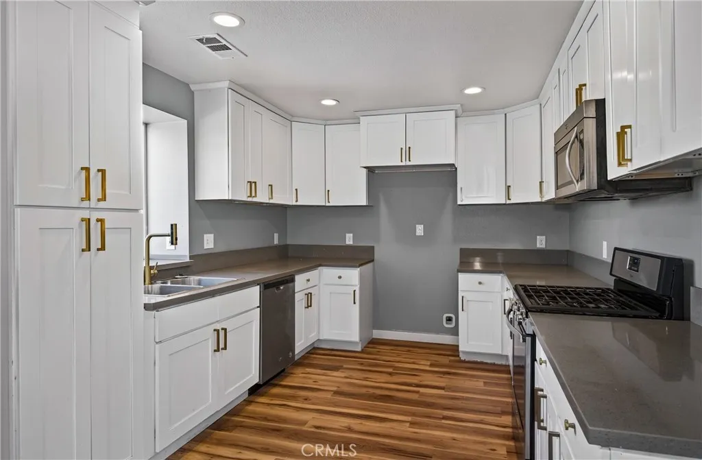466 Edgerton, San Bernardino, California 92405 home-pic-16
