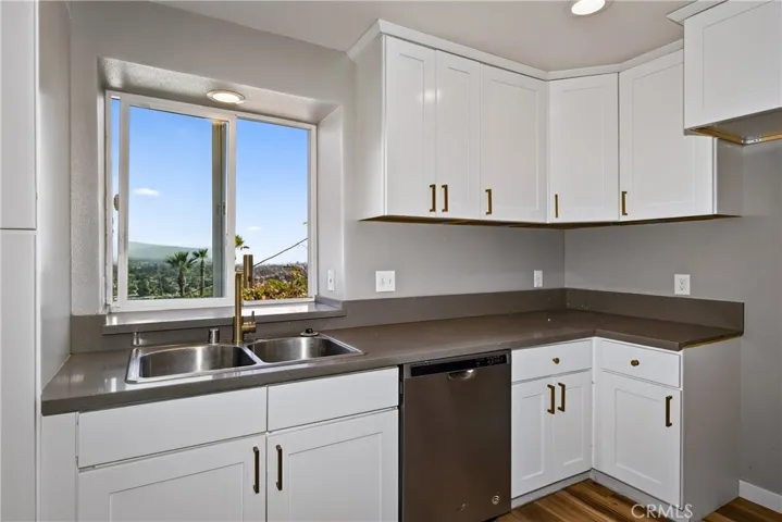 466 Edgerton, San Bernardino, California 92405