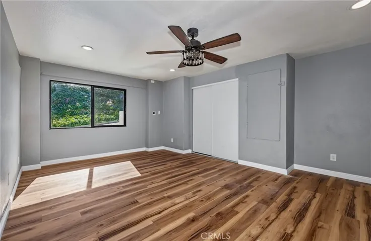 lower level den