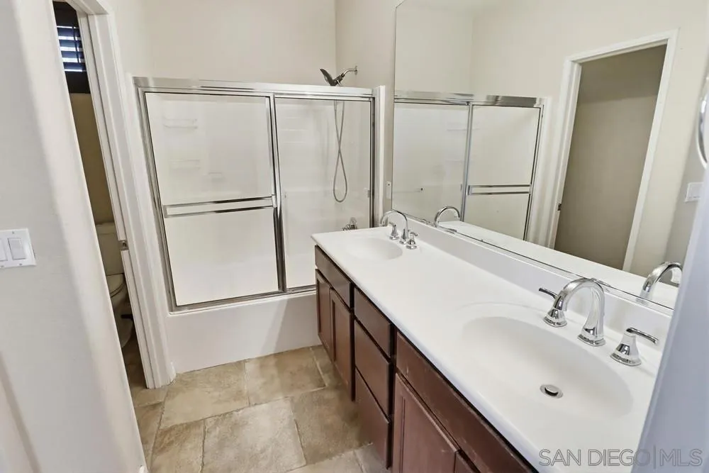 1461 Caminito Sardin 1, Chula Vista, California 91915 home-pic-40