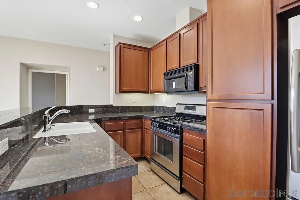 1461 Caminito Sardin 1, Chula Vista, California 91915 home-pic-12