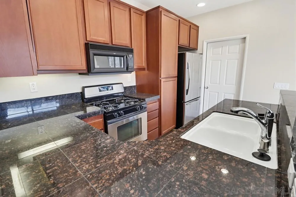 1461 Caminito Sardin 1, Chula Vista, California 91915 home-pic-9