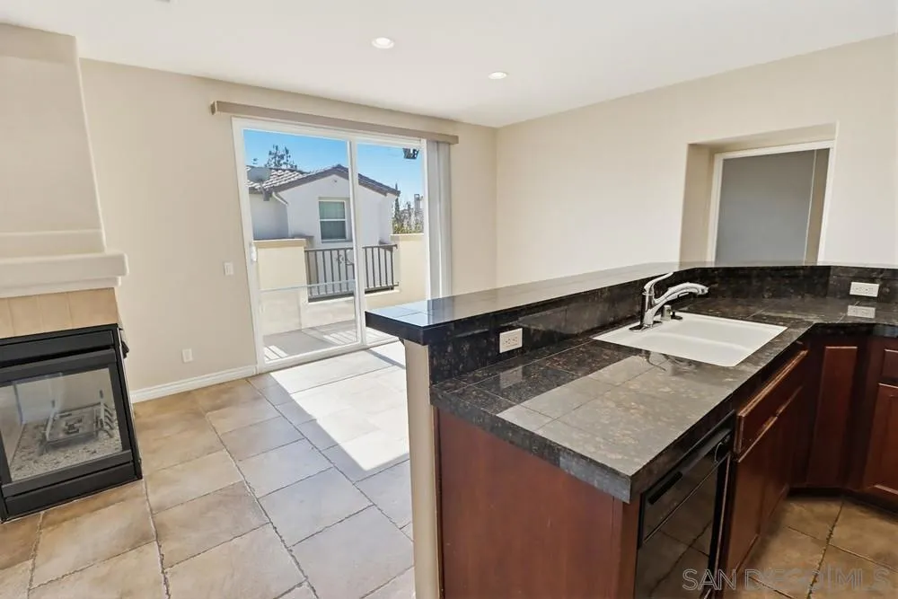 1461 Caminito Sardin 1, Chula Vista, California 91915 home-pic-16