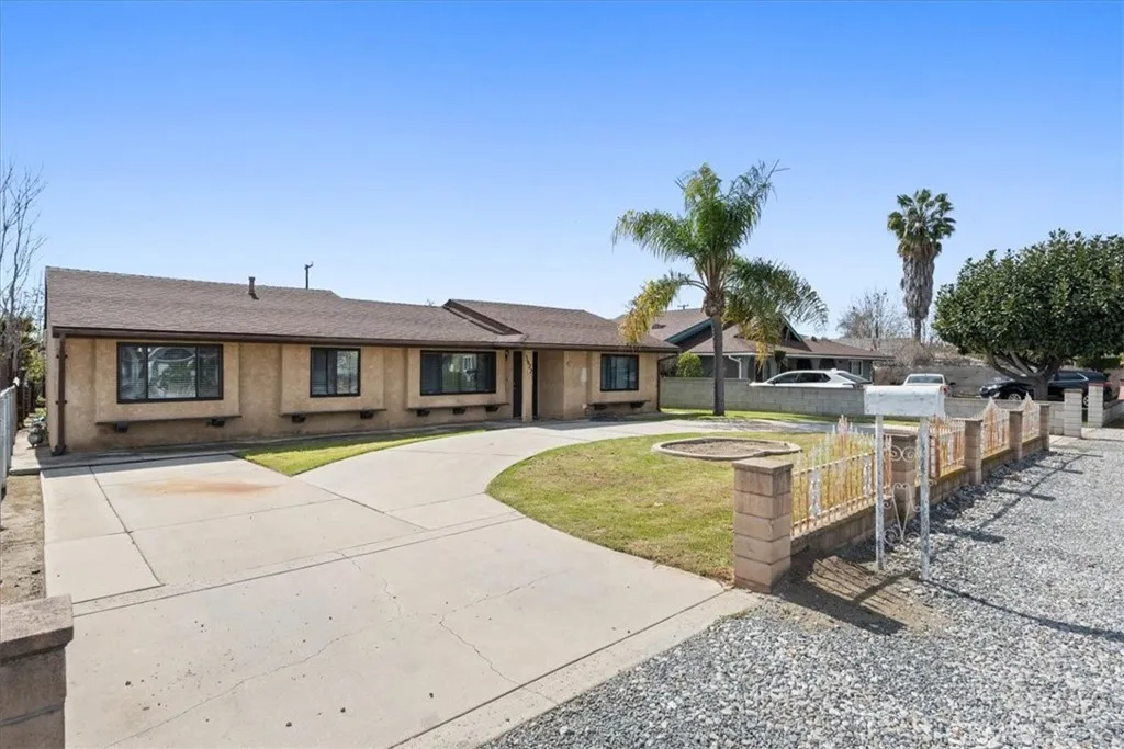 3927 Christina, Chino, California 91710 home-pic-28