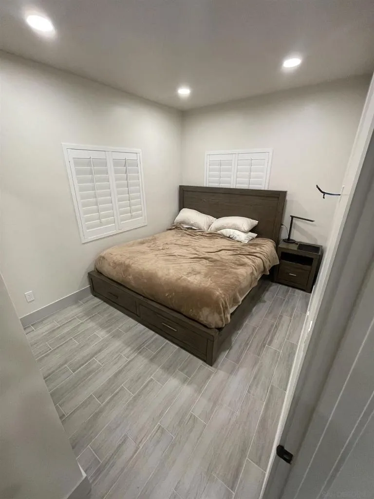 1096 Grove Avenue, Imperial Beach, California 91932 home-pic-18