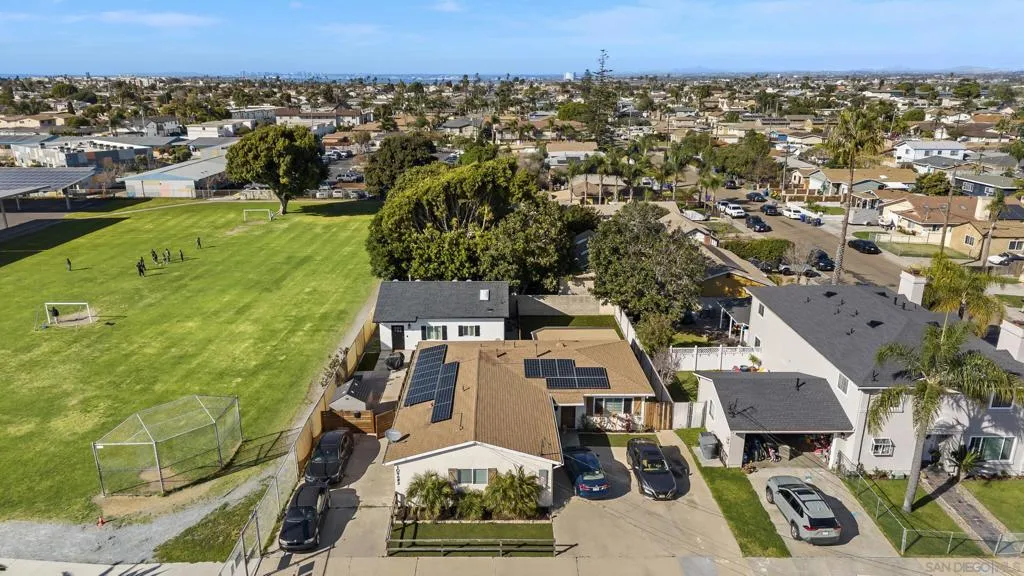 1096 Grove Avenue, Imperial Beach, California 91932 home-pic-4