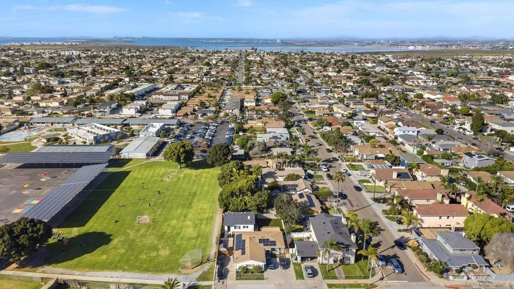 1096 Grove Avenue, Imperial Beach, California 91932 home-pic-3