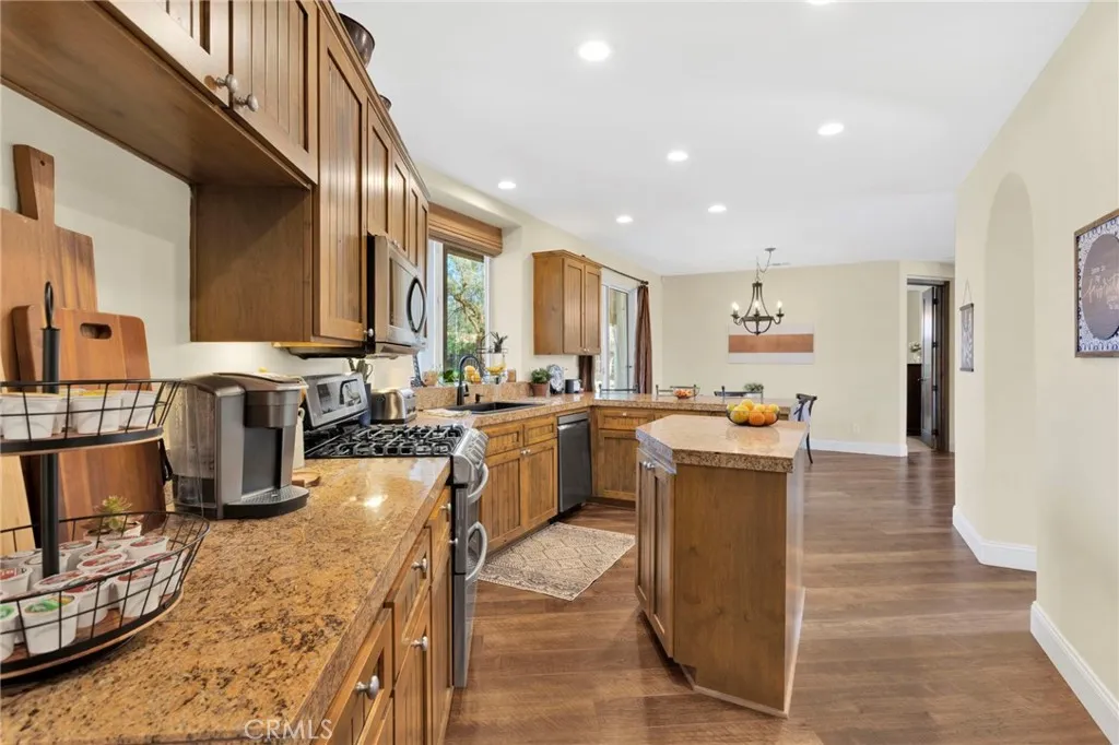 40590 Lincoln, Cherry Valley, California 92223 home-pic-19
