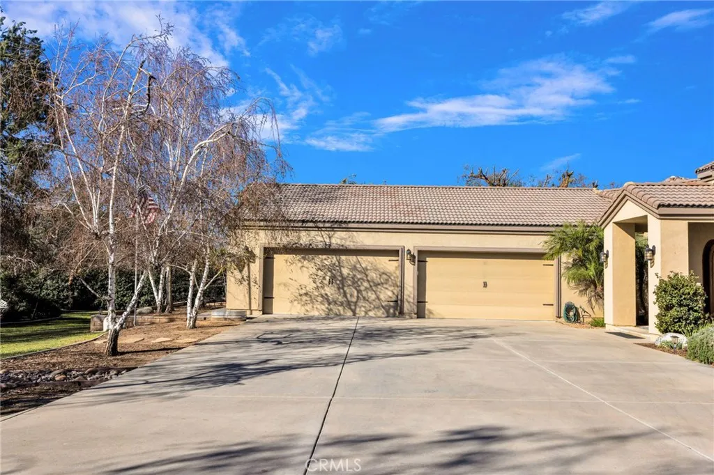 40590 Lincoln, Cherry Valley, California 92223 home-pic-3