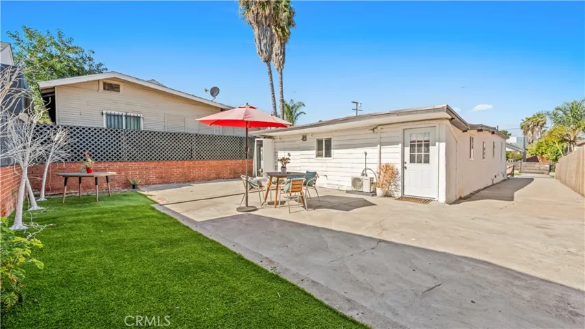 Backyard with separate entry for unit #2