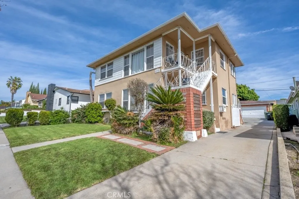 6228 S Fairfax Avenue, Ladera Heights, California 90056 home-pic-1