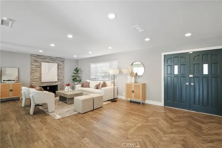 340 E Riverdale, Orange, California 92865