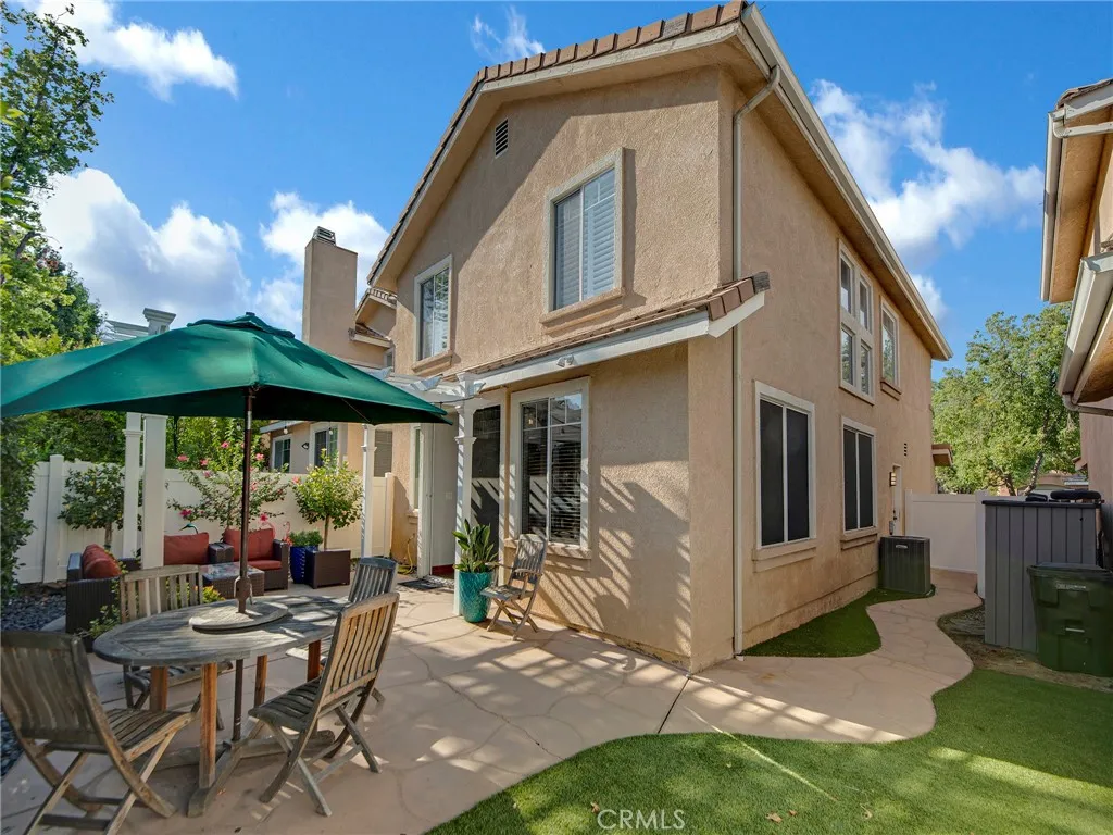 27626 Iris Place, Castaic, California 91384 home-pic-12