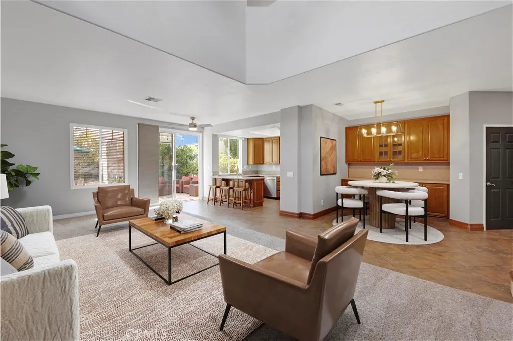27626 Iris Place, Castaic, California 91384 home-pic-7