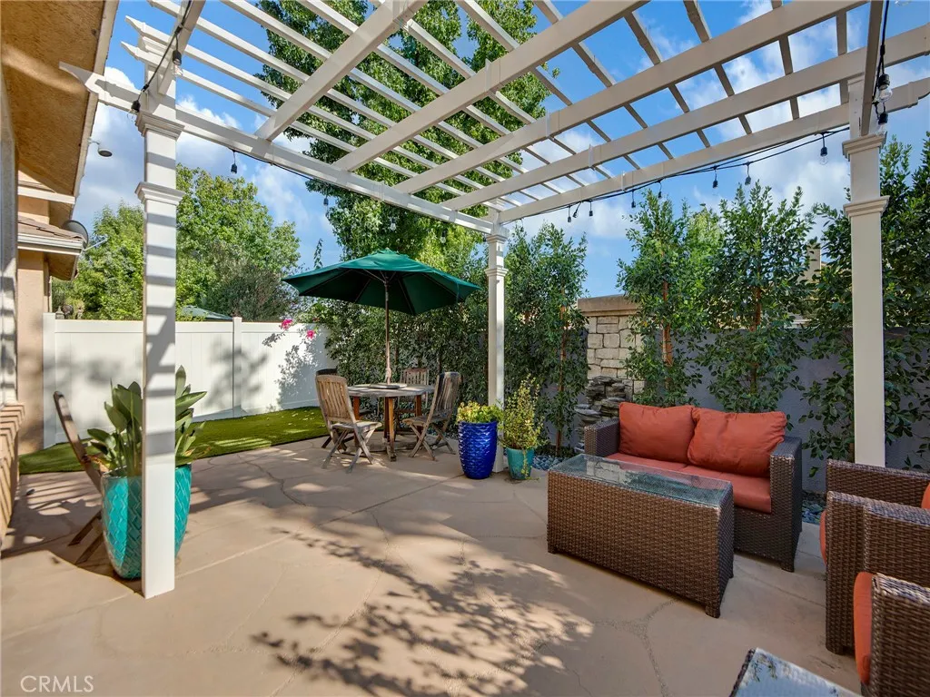 27626 Iris Place, Castaic, California 91384 home-pic-10