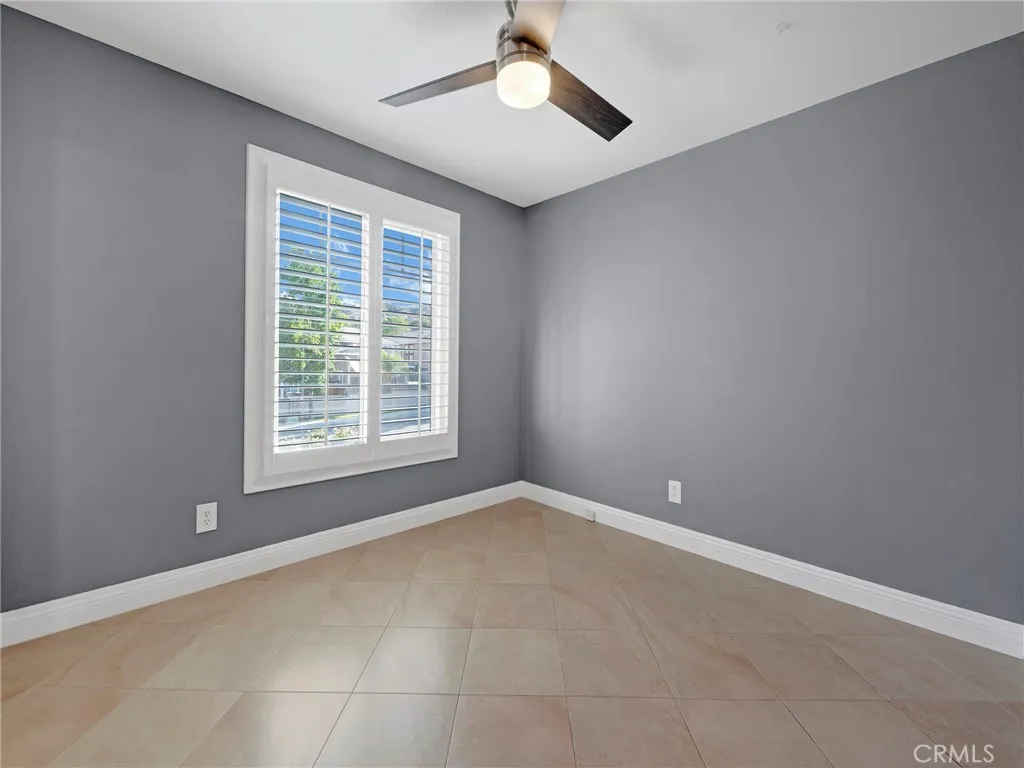 27626 Iris Place, Castaic, California 91384 home-pic-26