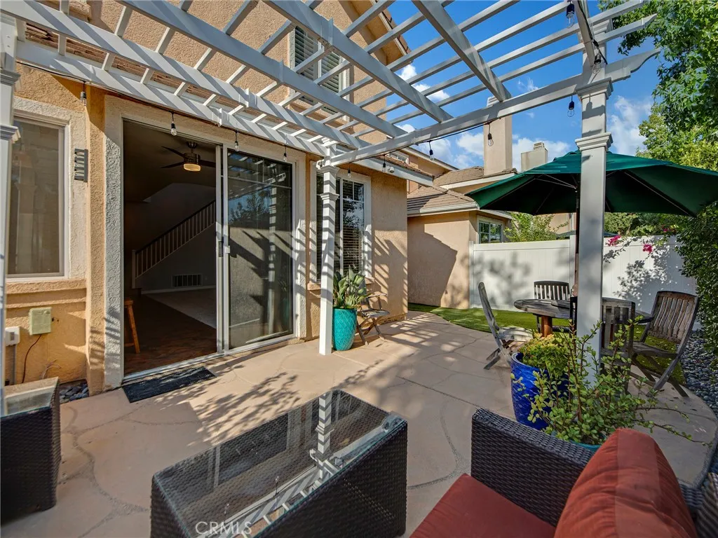 27626 Iris Place, Castaic, California 91384 home-pic-11