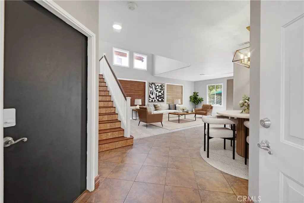 27626 Iris Place, Castaic, California 91384 home-pic-4