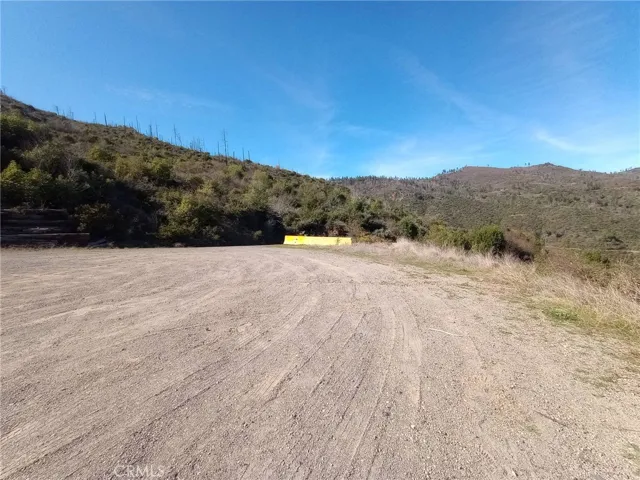 large turnout, all 3 directions to the right to the left and down, all roads on this parcel, you are still on the 151 acres.