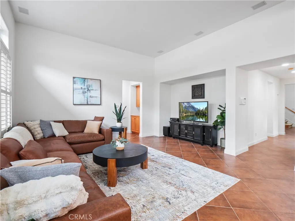 25679 Smoketree, Valencia, California 91381 home-pic-14