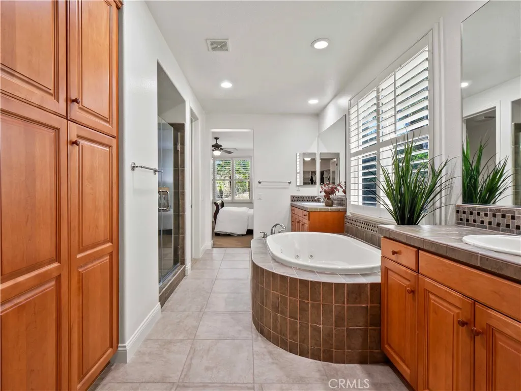 25679 Smoketree, Valencia, California 91381 home-pic-18