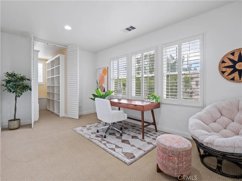 25679 Smoketree, Valencia, California 91381 home-pic-26
