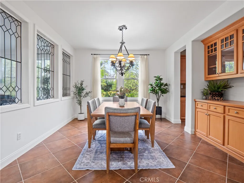 25679 Smoketree, Valencia, California 91381 home-pic-3