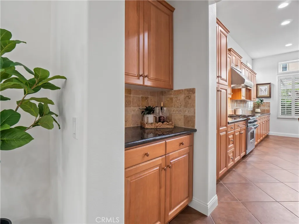 25679 Smoketree, Valencia, California 91381 home-pic-12