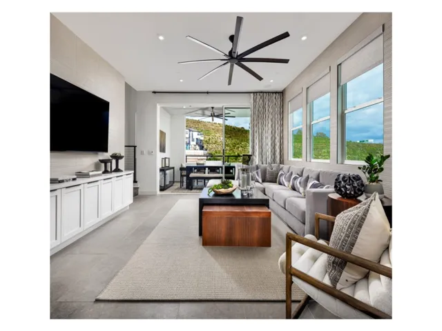 Family Room to Outdoor