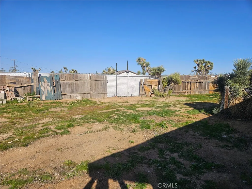 58068 Pimlico Street, Yucca Valley, California 92284 home-pic-4