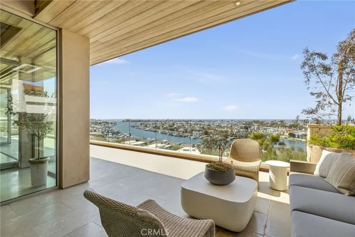 1231 Dolphin, Corona Del Mar, California 92625