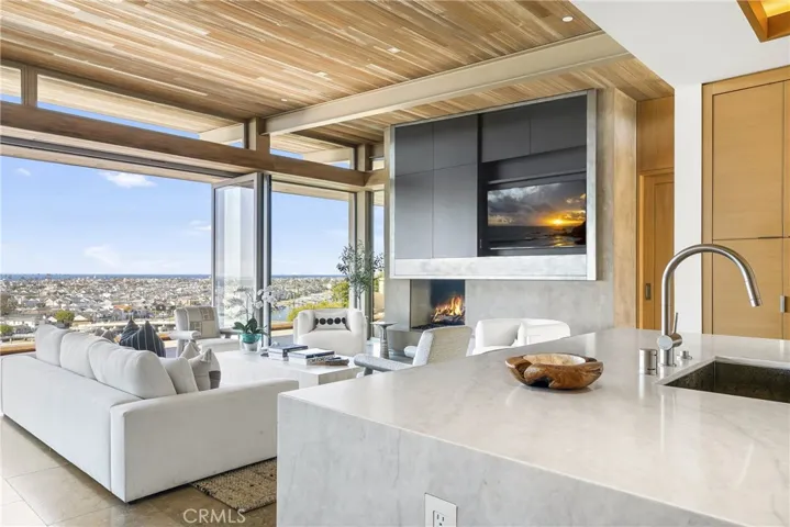 1231 Dolphin, Corona Del Mar, California 92625
