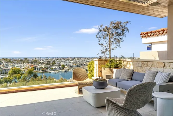 1231 Dolphin, Corona Del Mar, California 92625