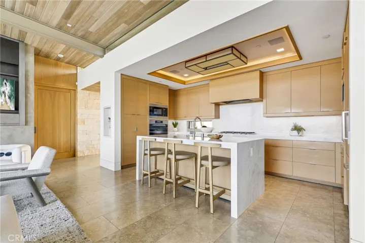 1231 Dolphin, Corona Del Mar, California 92625