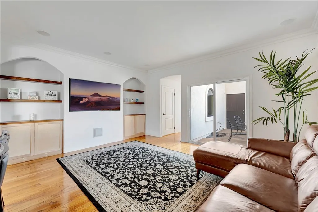 1219 Delaware Street, Huntington Beach, California 92648 home-pic-8